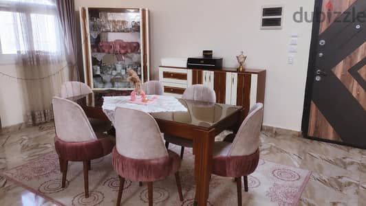 غرفة سفرة كاملة ( استخدام شهور )