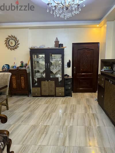 سفره براويز مكونه من ترابيزه 8 كراسى و نيش و بوفيه  الزقازيق