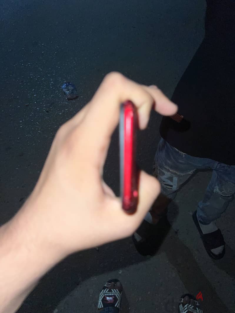 Apple - iPhone XR 1