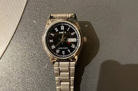 للبيع ساعة casio نسائى