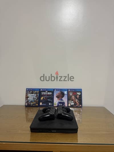 PS4 slim Slightly used