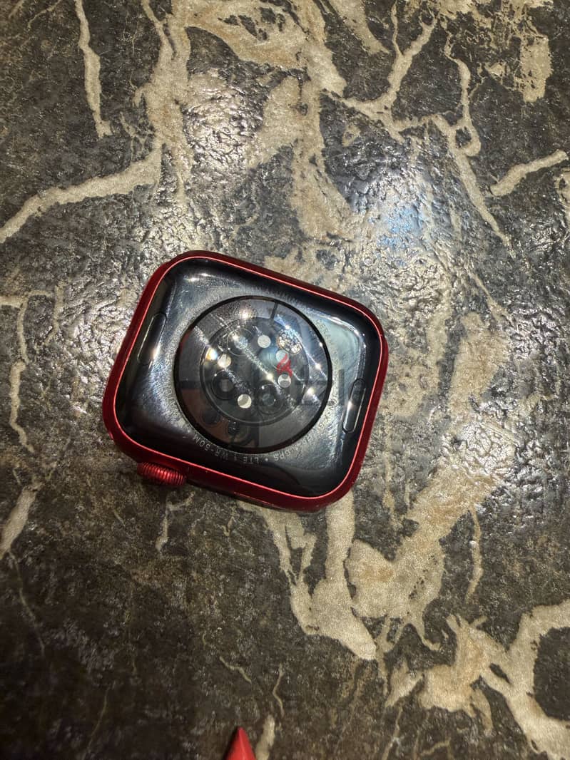 Apple Watch Series 8 (GPS-cellular ) 3