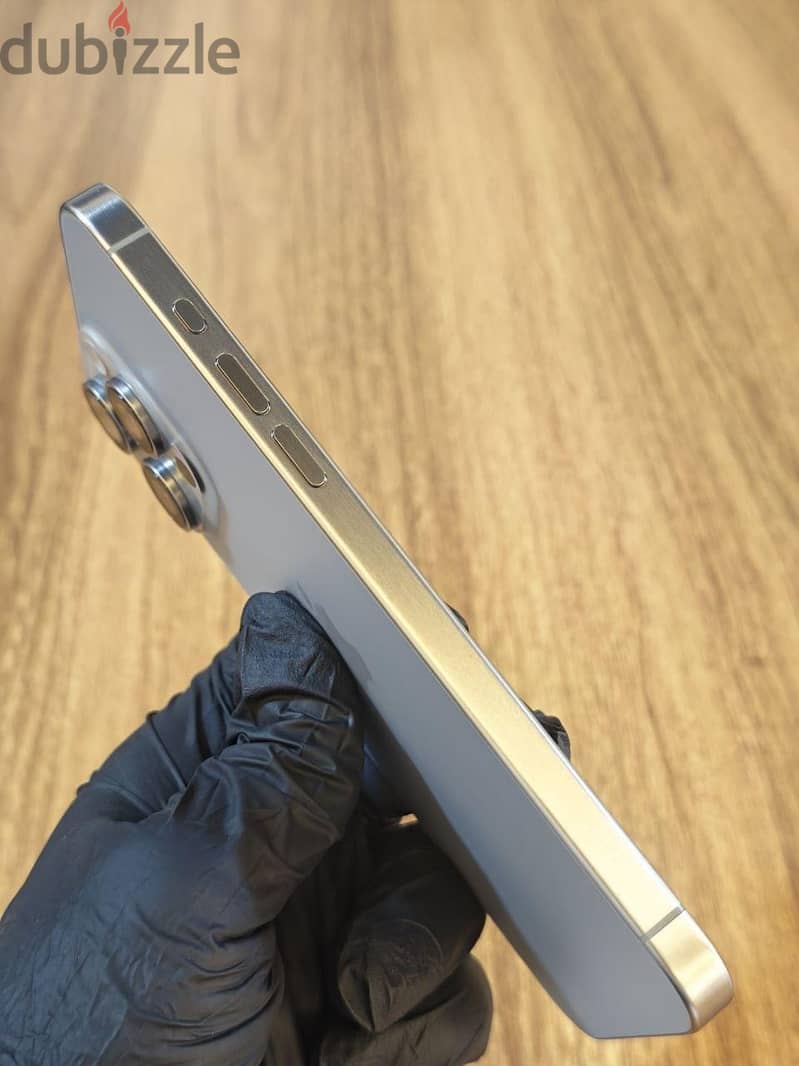 iPhone 15 Pro Max 4
