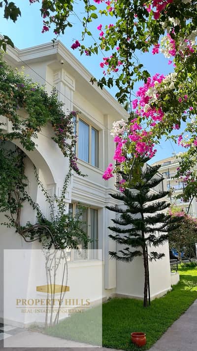 Villa Prime Location for sale overlooking the largest landscape and water bodies