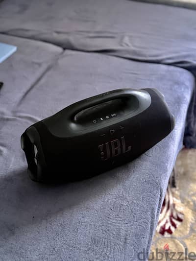 JBL BoomBox 4 like new