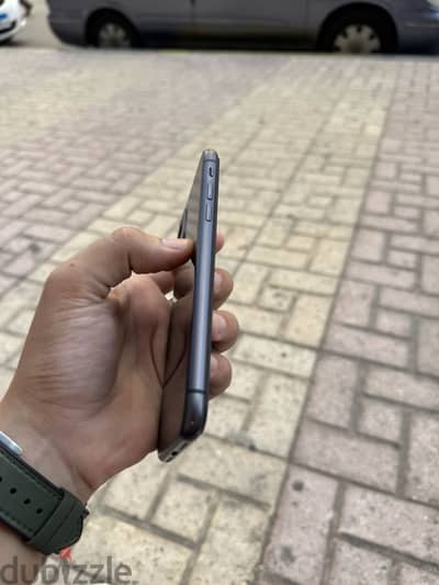 Apple - iPhone 11