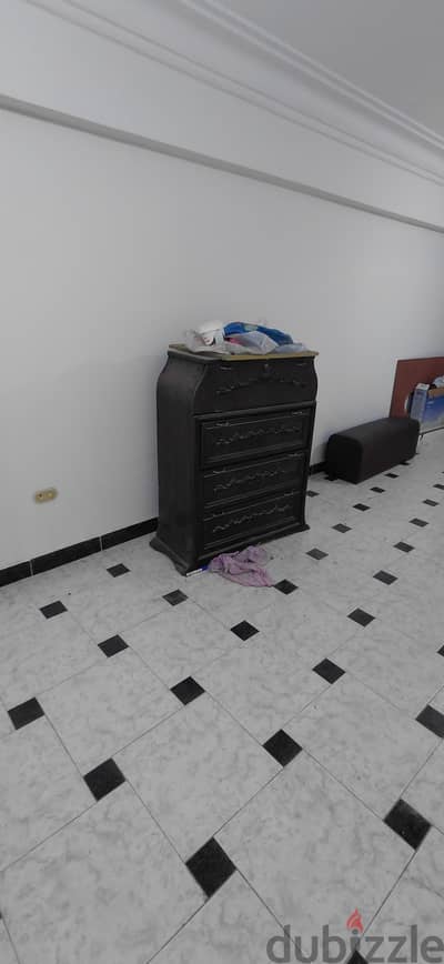 مكتبة و جزامة