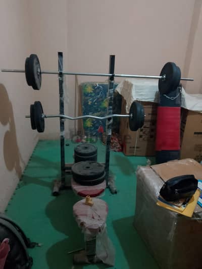 جهاز حامل حديد ومعه بارات  ودمابل