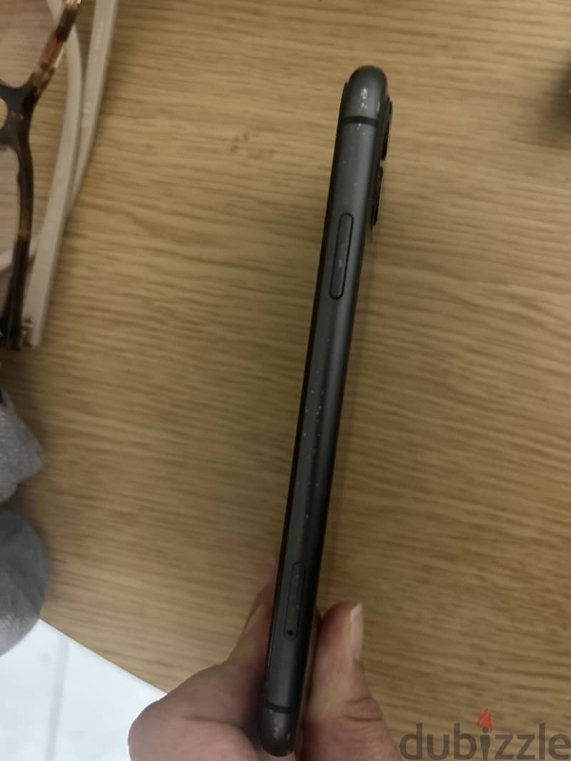 Apple - iPhone 11 5