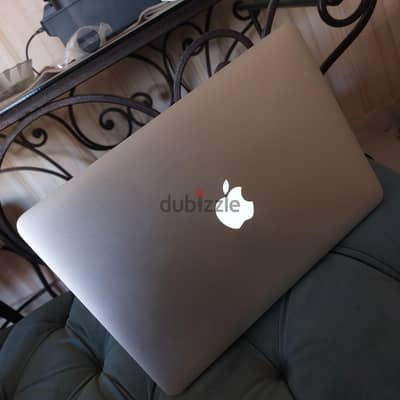 Macbook Pro 2015 13inch / Core i5 / 8GB Ram / 512GB SSD