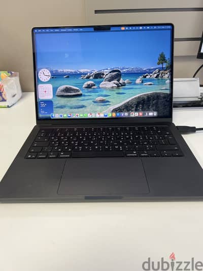 Macbook Pro m5 chip 24Gb ram 1 Tb ssd 14 inch