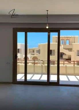 شاليه ٣ ماستر و روف مفتوح للبيع في هاسيندا ويست فيو علي البحر