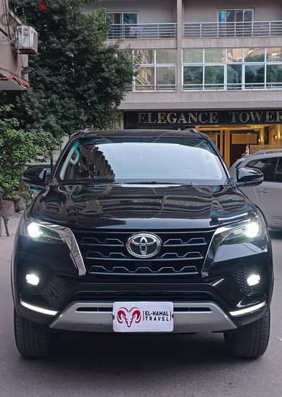 تويوتا فورشنر2023للايجار بسائق او بدون-TOYOTA FORTUNER2023 for rent