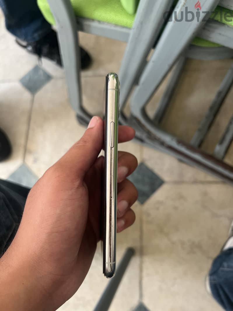 Apple - iPhone 11 Pro 2