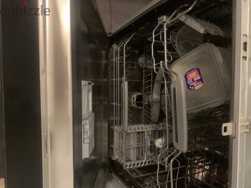Ariston Built-in Dishwasher 1