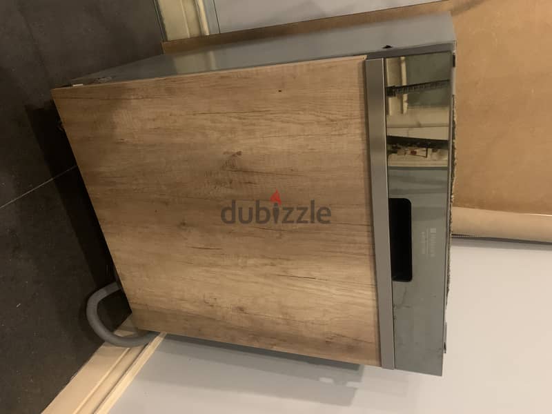 Ariston Built-in Dishwasher 5