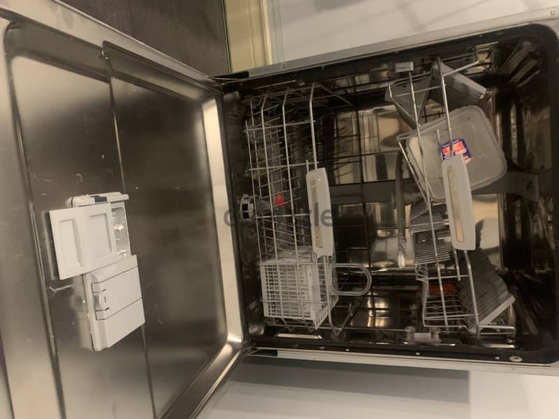Ariston Built-in Dishwasher 10