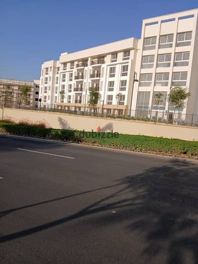 شقة متشطبة بالتكييفات بموقع مميز للبيع في أب تاون كايرو إعمار Uptown Cairo Emaar
