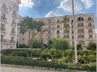 بمقدم 500 الف للبيع شقة في هايد بارك التجمع الخامس بجوار ميفيدا وبالقرب من الجامعه الامريكية باقساط علي 8 سنوات متساوية.