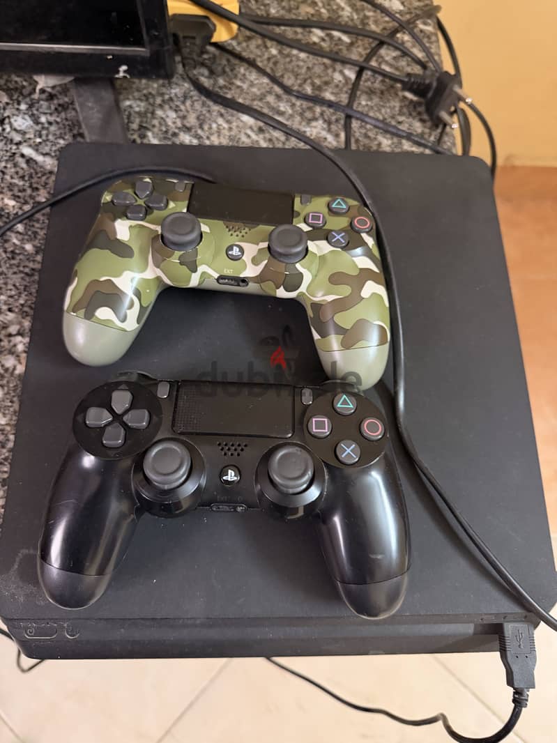 Ps4 slim 1