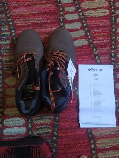 Safety shoes حذاء سلامة