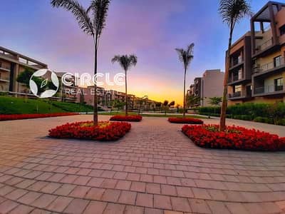 شقة ٢٠٠م نصف مفروشة بالتكييفات للبيع في فيفتي سكوير التجمع الخامس القاهرة الجديدة Fifth Square New Cairo