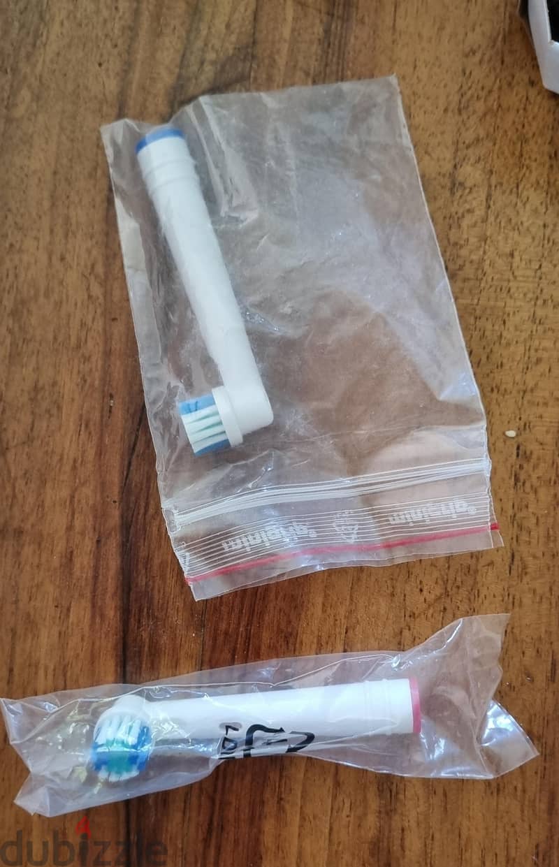 Electric toothbrush/ New 4