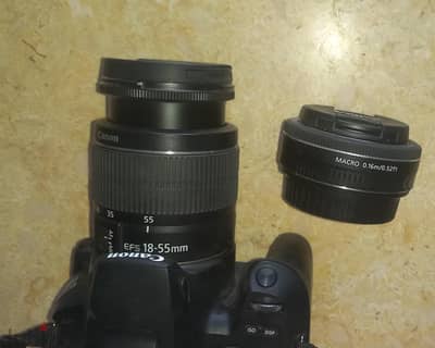 للبيع Canon EOS 250D بحالة ممتازة واستعمال خفيف جدا