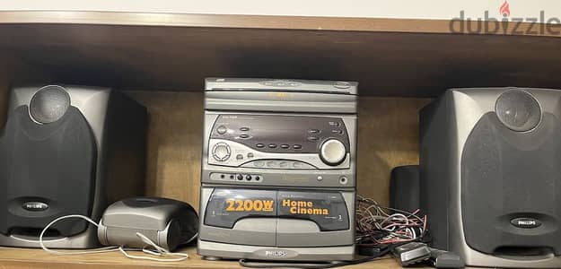 Philips FW790P Mini Hi-Fi / Home Cinema system, with the main unit