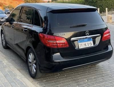 Mercedes-Benz B180 2014