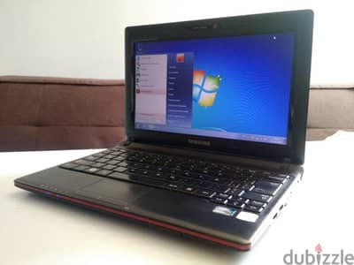 SAMSUNG N145 plus 10.1 inch laptop + Charger