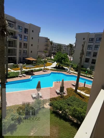 شاليه أول سكن 2 غرفة إطلالة مباشرة على البول للإيجار في مارينا مراسي الساحل الشمالي