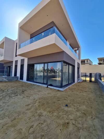 Villa Ready To Move next to Beverly Hills