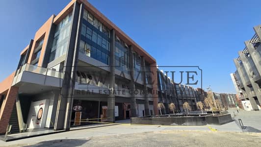 عيادة متشطبة بالكامل للبيع في ثري سيكستي Three Sixty New Cairo