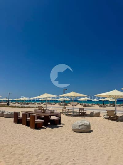 بمقدم يبدا من 10%  شالية متشطب بالتكييفات للبيع في مشروع Silver Sands  و تقسيط يصل الي 8 سنين