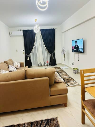 لقطه للايجار مفروش بمدينتي B8 امام المسجد والخدمات مباشر