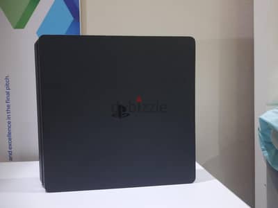 ps4 slim used like new