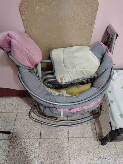 سرير اطفال
