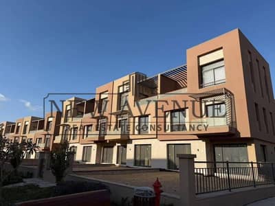 Best price for apartment ground with garden ready to move prime location district 5 - New Cairo