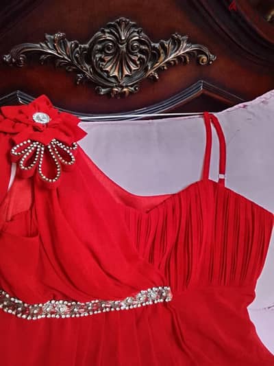 فستان سواريه استعمال مرة واحدة
