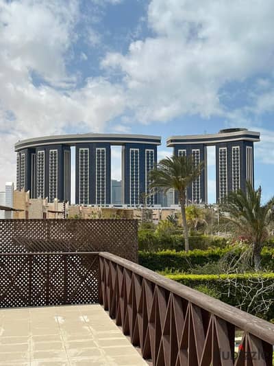 للبيع فيلا فى مارينا ٧ اول صف بحيرة رملية