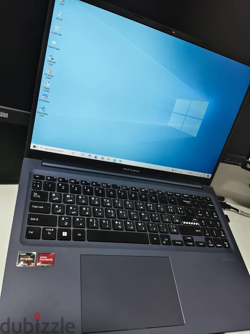 Asus Vivobook Ryzen7 8C 16T 2