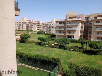 شقة للبيع 240 متر في كمبوند وصال الشروق