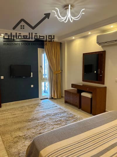 شقه ايجار مفروش بالرحاب ٢ اول ساكن وتشطيبات خاصه بالكامل ومكيفة بالكامل  دور تاني اسانسير فيو رائع جدا  مساحة 131مكونة 3غرفة 2حمام  مطبخ ريسبشن فيو وا