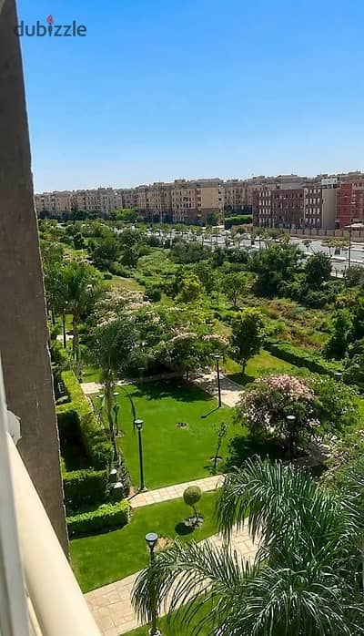 شقه بيع في مدينتي مساحه 140 متر تشطيبات الترا سوبر لوكس فيو مجري السيل مطلوب 8,200 مليون ومتبقي مليون 500 علي 3 سنوات دور رابع بحري صريح