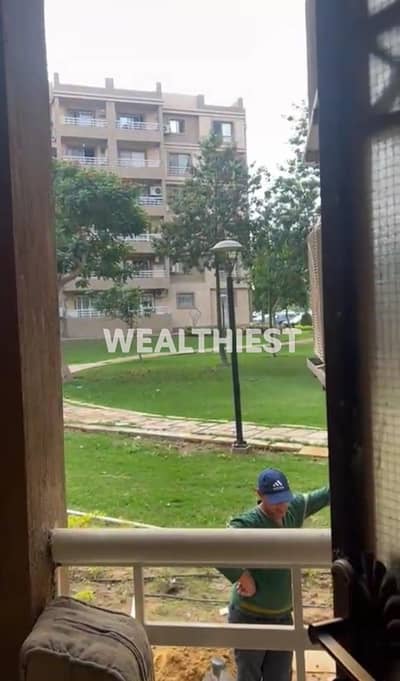 فرصه لا تكرر للبيع كاش شقه بموقع مميز في قلب B6 بسعر لقطه وفيو جاردن رائع Madinaty B3