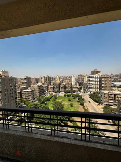 للايجار شقة في حي السفارات 120م بسعر لقطة