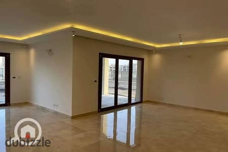 Duplex with a garden, luxurious finishing, and a view of the pyramids, opposite New Giza in Pyramids Heights, near Hyper One, Sheikh Zayed.