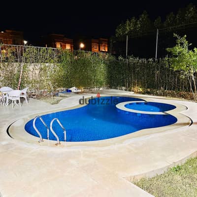 Furnished villa for daily rent in Sheikh Zayed, Beverly Hills Compound, very upscale location