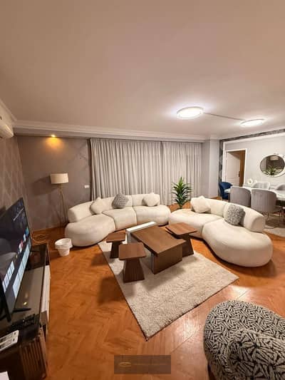 Luxurious duplex for rent in Westown Beverly Hills – prime location and stunning view